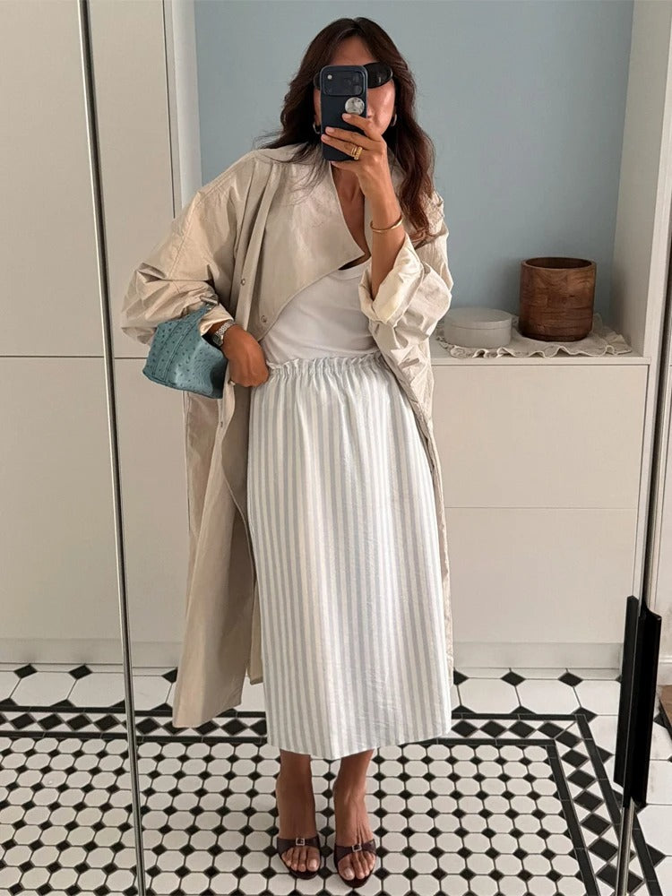 Renata oversized trenchcoat gecombineerd met rok in beige – Elyssor Fashion