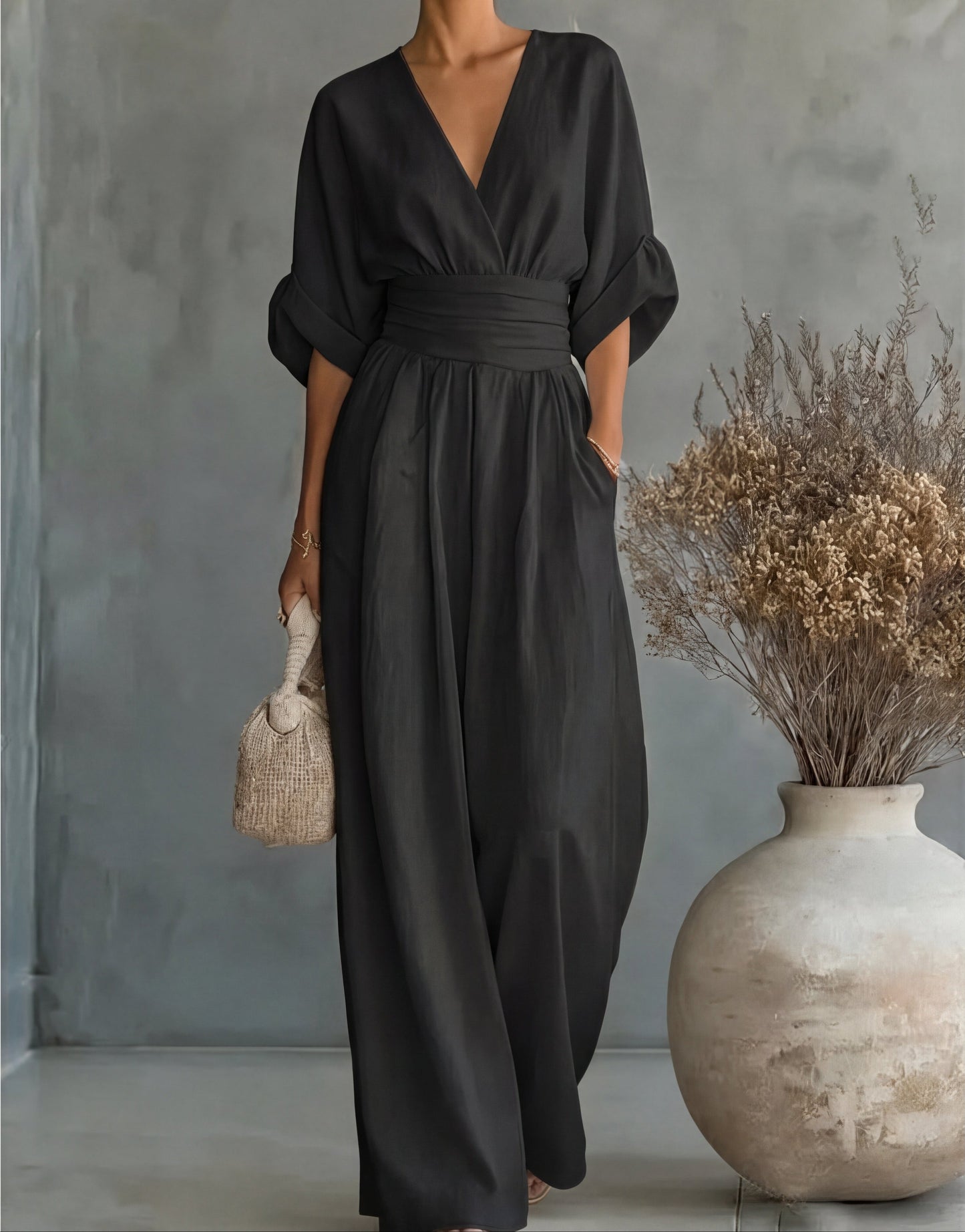 Marlowe – Elegante Jumpsuit met V-Hals & Wijde Pijpen