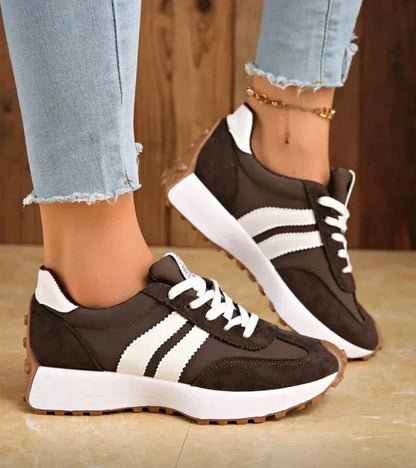 Elara orthopedische wandelsneakers met plateauzool en voetboogsteun, donkerbruin, tweede hoek – Elyssor Fashion