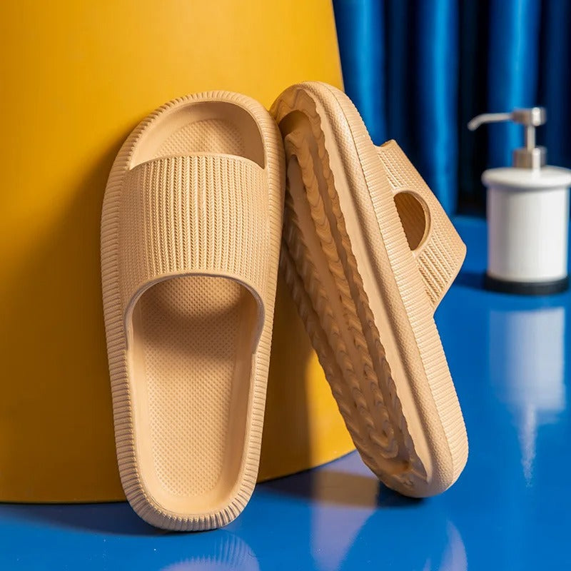 Nuvola comfortslippers met zacht EVA-voetbed in crème – Elyssor Fashion