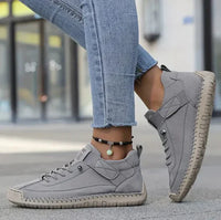 Grijs