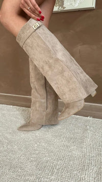 Beige suède