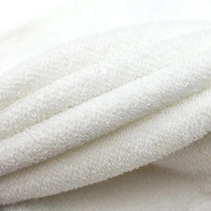 Santorini katoenen handdoek zachte badstof close-up in wit – Elyssor Fashion