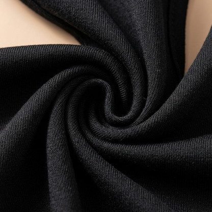 Zachte stof van de Vittoria tanktop in zwart, detailopname – Elyssor Fashion